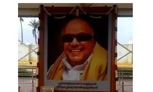 கருணாநிதி நினைவு தினம்: மயிலாடுதுறையில்  திமுகவினர் அமைதி பேரணி