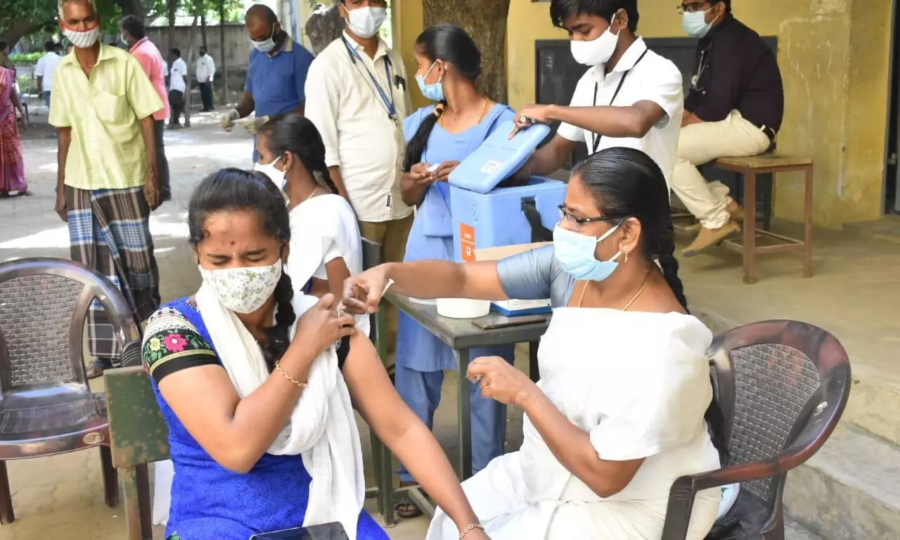 ஈரோடு மாநகர் பகுதிகளில் தடுப்பூசி போடும் இடங்கள் அறிவிப்பு ஈரோடு மாநகர் பகுதிகளில் தடுப்பூசி போடும் இடங்கள் அறிவிப்பு