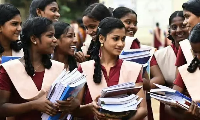 கொரோனா 3வது அலை வரும் ஆனா, பாதிப்பு இருக்காது, பள்ளிகள் திறப்பு சாத்தியமா ? கொரோனா 3வது அலை வரும் ஆனா, பாதிப்பு இருக்காது, பள்ளிகள் திறப்பு சாத்தியமா ?
