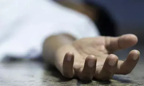 இராசிபுரம் அருகே லாரி மோதியதால்  டூ வீலரில் சென்ற புது மாப்பிள்ளை பலி