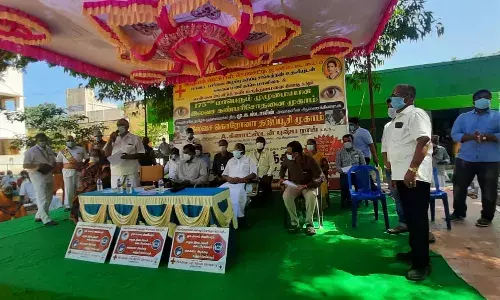 கலவையில் இலவச கொரோனா தடுப்பூசி முகாமை  கலெக்டர்  துவக்கி வைத்தார்.