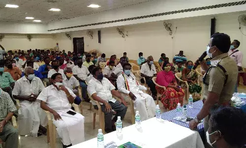கூடுதல் வட்டி வசூலித்தால் 3 ஆண்டு சிறை - கரூர் எஸ்பி., எச்சரிக்கை