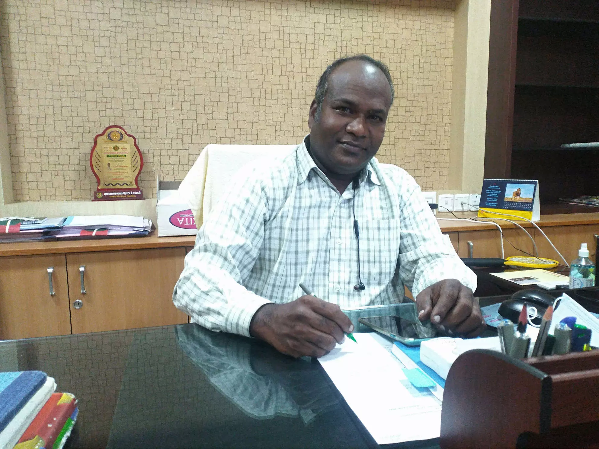 பள்ளிபாளையம் கமிஷனராக கூடுதல் பொறுப்பேற்கும் குமாரபாளையம் கமிஷனர் பள்ளிபாளையம் கமிஷனராக கூடுதல் பொறுப்பேற்கும் குமாரபாளையம் கமிஷனர்