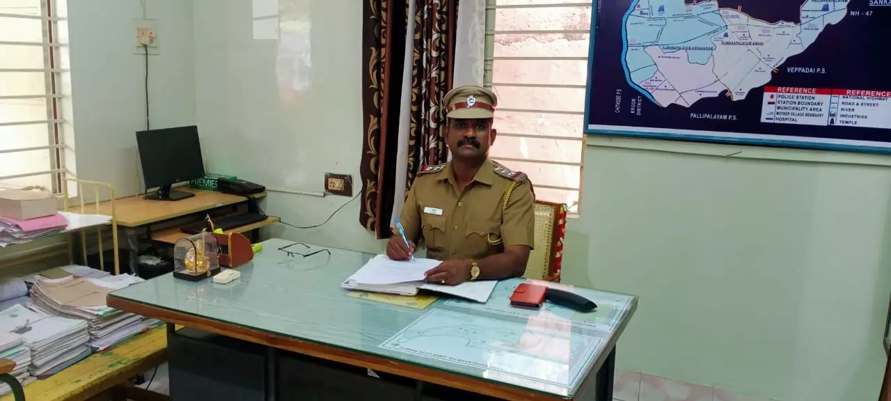 குமாரபாளையம் இன்ஸ்பெக்டர் சிறந்த புலனாய்வு விருதுக்கு தேர்வு குமாரபாளையம் இன்ஸ்பெக்டர் சிறந்த புலனாய்வு விருதுக்கு தேர்வு