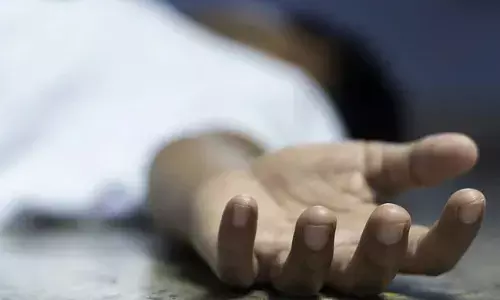 எருமப்பட்டி அருகே பாம்பு கடித்து பெண் உயிரிழப்பு; போலீசார் விசாரணை