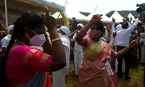 சுதந்திர தின விழாவில் நீலகிரி ஆட்சியர் நடனம்