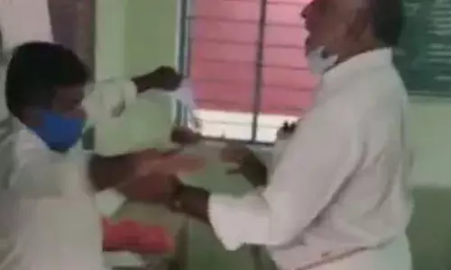 உண்மைக்கு மாறான தகவல்களை அளித்த அரசு ஊழியர் மீது வழக்குப்பதிவு
