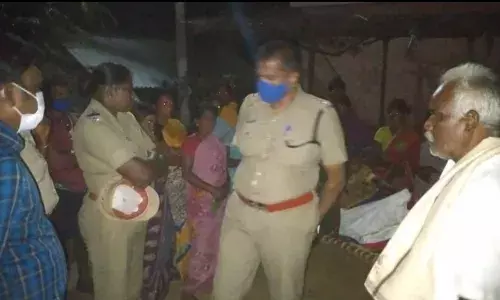 அரூர் அருகே திருமணமான புது பெண் சாவு: கொலையா? தற்கொலையா? போலீசார் விசாரணை அரூர் அருகே திருமணமான புது பெண் சாவு: கொலையா? தற்கொலையா? போலீசார் விசாரணை