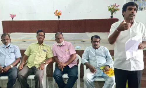 தொடக்க கூட்டுறவு வங்கி அனைத்து பணியாளர் சங்கம் ஒருநாள் வேலைநிறுத்தம்