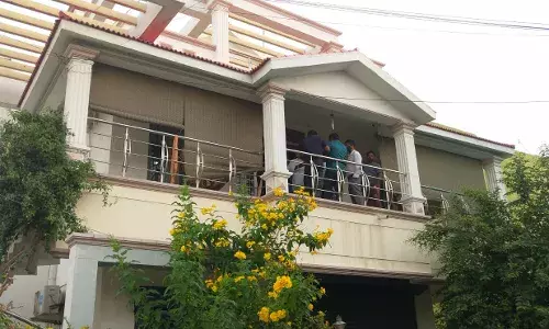இரும்பு வியாபாரி வீட்டில் ஜி.எஸ்.டி. வரி ஏய்ப்பு துறையினர் சோதனை