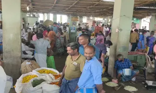 திண்டுக்கல் பூ சந்தையில் விலை பன்மடங்கு உயர்வு: மல்லிகை ஒரு கிலோ 1,500