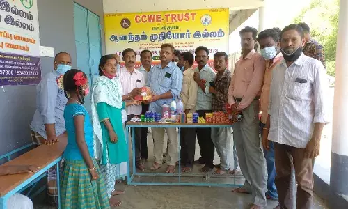 உலக புகைப்பட தினம்: புகைப்பட கலைஞர்கள் நல சங்கம் சார்பில் மரக்கன்று நடும் விழா