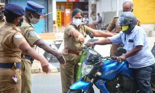 2 மாதத்தில் 60 ஆயிரம் வழக்கு: விரட்டி பிடிக்கும் போலீசார்-தெறித்து ஓடும் வாகன ஓட்டிகள்