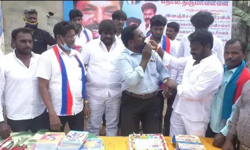 விசிகே தலைவர்  உருவப் படத்திற்கு 59 லிட்டரில் பால் அபிஷேகம் விசிகே தலைவர்  உருவப் படத்திற்கு 59 லிட்டரில் பால் அபிஷேகம்