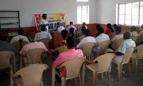 தொழிலாளர் நல சட்டங்களை அனைத்து பஞ்சாலைகளிலும் அரசு அமல்படுத்த வேண்டும்