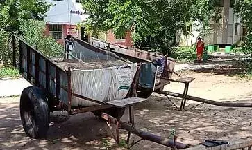மணல் திருட்டில் ஈடுபட்டவர்கள் ஓட்டம்; மாட்டு வண்டிகள் பறிமுதல்