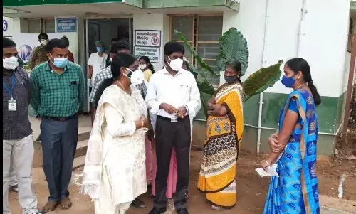 வர்த்தகர்கள் கட்டாயம் தடுப்பூசி செலுத்தி இருக்க வேண்டும்: ஆட்சியர்  உத்தரவு