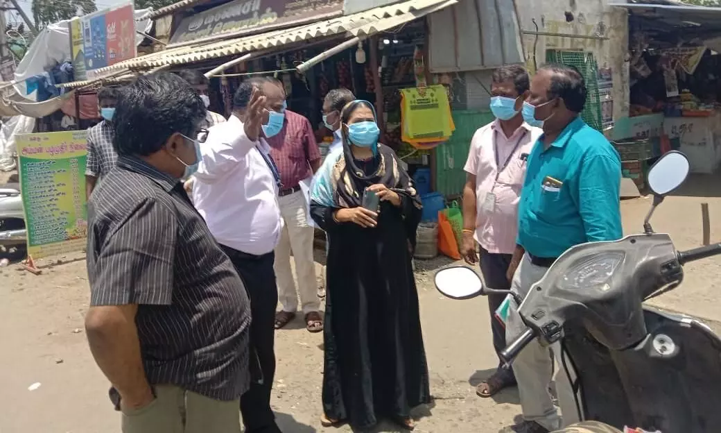 குமாரபாளையம் மார்க்கெட்டில் நகராட்சி மண்டல நிர்வாக இயக்குனர் ஆய்வு குமாரபாளையம் மார்க்கெட்டில் நகராட்சி மண்டல நிர்வாக இயக்குனர் ஆய்வு