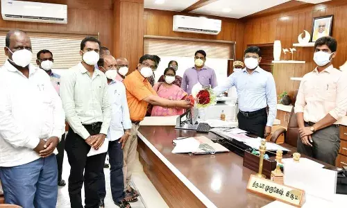 செங்கம் மருத்துவ வட்டார அதிகாரிகளுக்கு ஆட்சியர் முருகேஷ் பாராட்டு