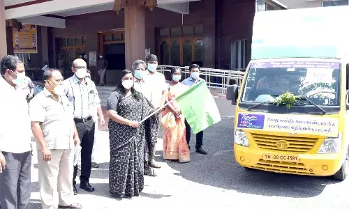 கொரோனா விழிப்புணர்வு பிரச்சார வாகனத்தை துவக்கி வைத்த கலெக்டர்