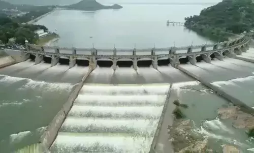 மேட்டூர் அணைக்கு நீர் வரத்து சற்று அதிகரிப்பு