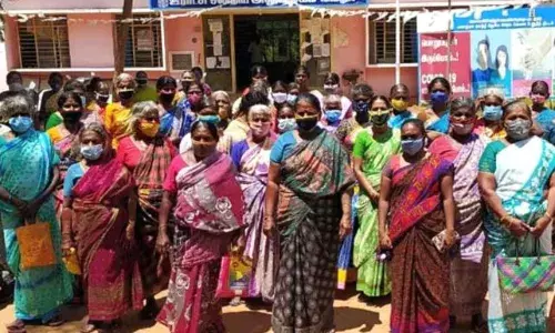 நாமக்கல் அருகே 100 நாள் வேலை கேட்டு மோகனூர் ஒன்றிய அலுவலகம் முற்றுகை
