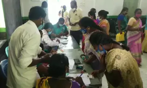 எடப்பாடி நகராட்சியின் சார்பாக கொரோனா சிறப்பு தடுப்பூசி முகாம்