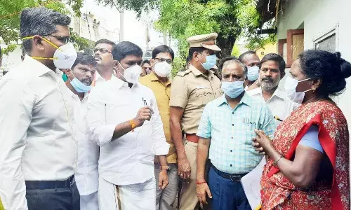 கள்ளகுறிச்சியில் தூய்மை பணியாளர்கள் குறித்த ஆய்வு கூட்டம் நடைபெற்றது.