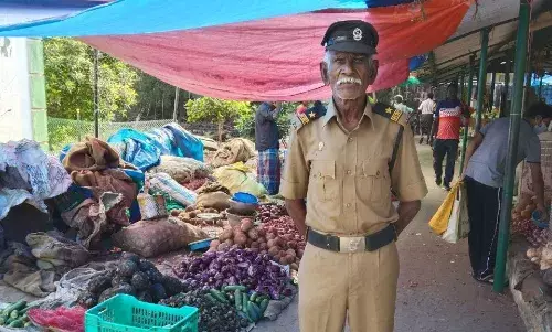நெல்லை மகாராஜா நகர் உழவர் சந்தையில் காய்கறி விற்பனை தொடங்கியது
