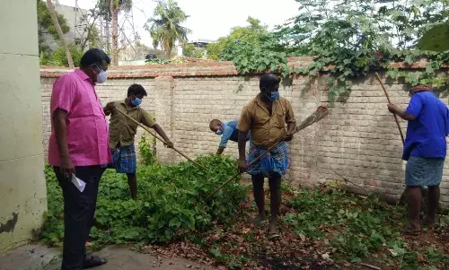 பள்ளிகளுக்கு வரும் மாணவர்களுக்கு தெர்மல் ஸ்கேன் பரிசோதனை: சிஇஓ தகவல்