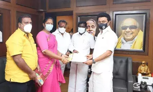 சங்கரன்கோவில் அதிமுக முன்னாள் எம்எல்ஏ முத்துச்செல்வி திமுகவில் இணைந்தார்