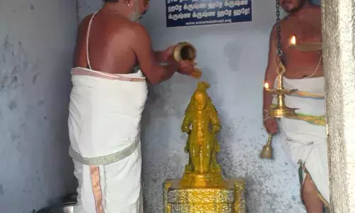 திண்டுக்கலில் கிருஷ்ண ஜெயந்தியை முன்னிட்டு கிருஷ்ணருக்கு 16 வகை அபிஷேகம்