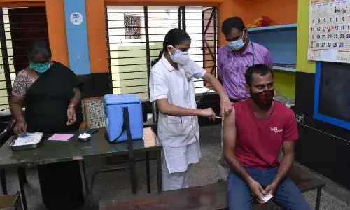 ஈரோடு பவானி சுற்றுவட்டார பகுதிகளில்  தடுப்பூசி போடும் இடங்கள்