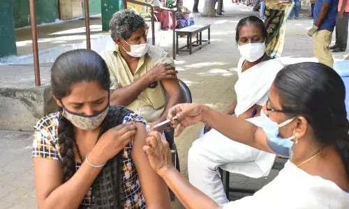 ஈரோடு மேற்கு பகுதிகளில்  தடுப்பூசி போடும் இடங்கள்