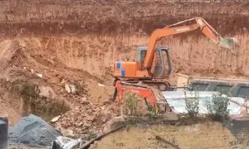 குன்னூரில் விதிகளை மீறி மண் மற்றும் பாறைகள் உடைப்பு