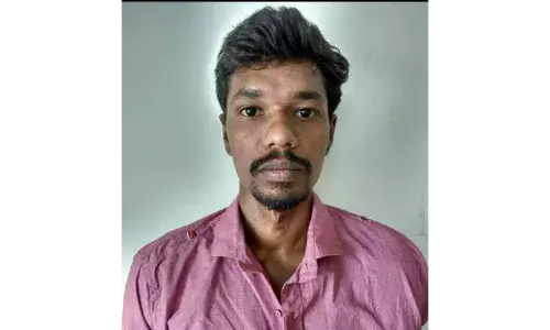 பட்டப்பகலில் ரவுடி வெட்டிக்கொலை; தாயையும் தாக்கிவிட்டு தப்பிய கும்பல்