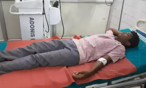 விஷவண்டு தாக்கியதில் காயமடைந்த 5 பேர் மருத்துவமனையில் அனுமதி