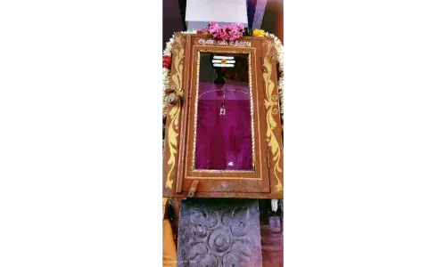 சிவன்மலை பெட்டியில் வில் அம்பு வைத்து பூஜை