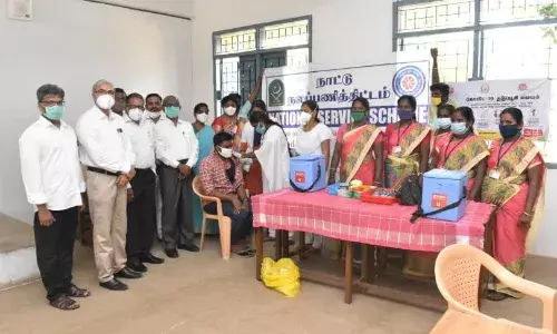 நெல்லை சதக்கத்துல்லாஹ் கல்லூரியில் காெராேனா தடுப்பூசி முகாம்