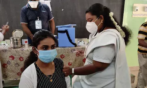 கோவை மாநகராட்சி பகுதிகளில் இன்று தடுப்பூசி போடும் இடங்கள் அறிவிப்பு கோவை மாநகராட்சி பகுதிகளில் இன்று தடுப்பூசி போடும் இடங்கள் அறிவிப்பு