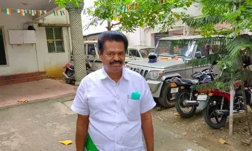 முன்னாள் அமைச்சர் எஸ்.பி. வேலுமணி மீது லஞ்ச ஒழிப்புத் துறையில்  ஊழல் புகார்