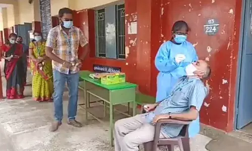 அரசுப்பள்ளி ஆசிரியைக்கு கொரோனா:  சக ஆசிரியர்களுக்கு பரிசோதனை