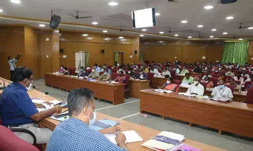 நெல்லையில் உள்ளாட்சி தேர்தல் குறித்து அதிகாரிகளுடன் கலெக்டர் ஆலாேசனை நெல்லையில் உள்ளாட்சி தேர்தல் குறித்து அதிகாரிகளுடன் கலெக்டர் ஆலாேசனை