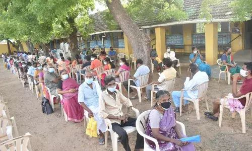 ஈரோடு பவானி சுற்று வட்டார பகுதிகளில் தடுப்பூசி போடும் இடங்கள்