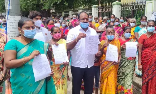 காஞ்சிபுரம் மாநகராட்சியுடன்‌ இணைக்க எதிர்ப்பு: 200க்கும் மேற்பட்டோர் மனு