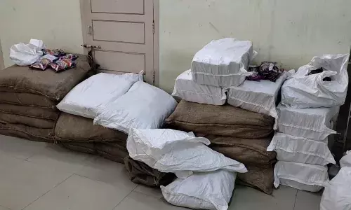 சேலத்தில் 400 கிலோ குட்கா, ரூ.1 லட்சம் பணம் பறிமுதல்: 8 பேர் கைது