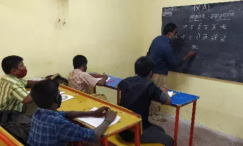 காஞ்சிபுரம் : சமஸ்கிருதத்தை விருப்பப் பாடமாக கற்கும் இஸ்லாமிய மாணவர்கள்