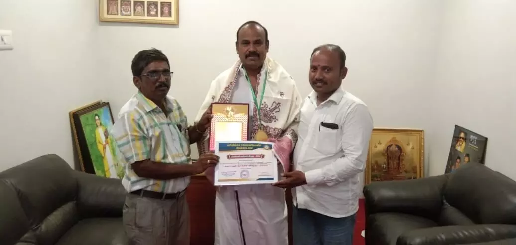 ஏவிகே கல்வி குழுமத் தலைவர் அய்யாத்துரைப் பாண்டியனுக்கு திருப்பணிச் செம்மல் விருது ஏவிகே கல்வி குழுமத் தலைவர் அய்யாத்துரைப் பாண்டியனுக்கு திருப்பணிச் செம்மல் விருது