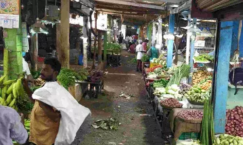 விநாயகர் சதுர்த்தி விழா விற்பனை இல்லை    -கவலையுடன் காத்திருக்கும் வியாபாரிகள்
