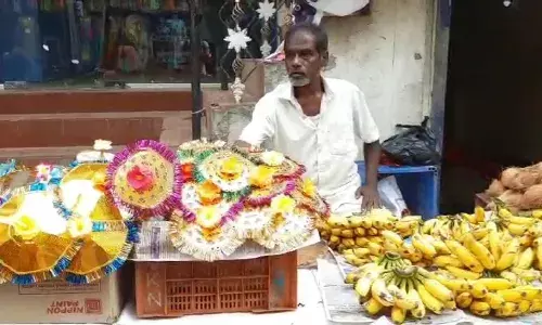 விநாயகர் சதுர்த்திக்கு கட்டுப்பாடு: செங்கல்பட்டில் சிலை விற்பனை  டல்